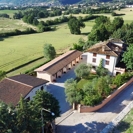 Santa Croce Villa Fossato di Vico Екстериор снимка
