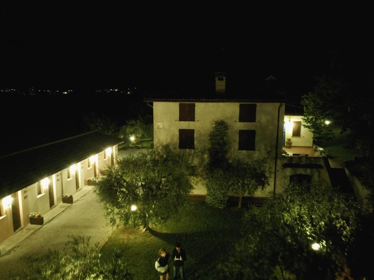 Santa Croce Villa Fossato di Vico Екстериор снимка