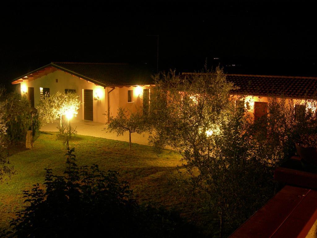 Santa Croce Villa Fossato di Vico Екстериор снимка