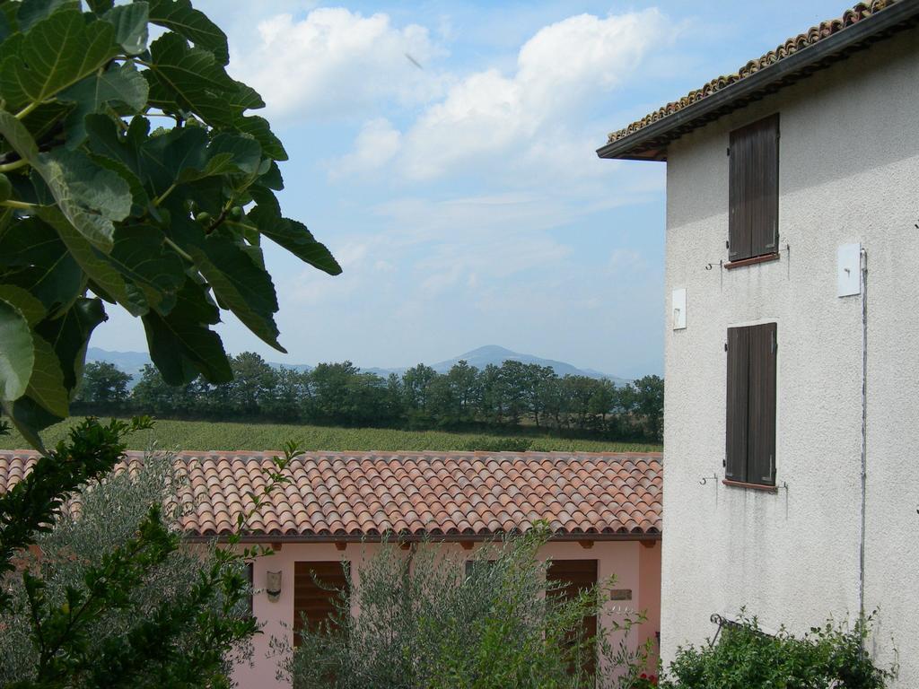 Santa Croce Villa Fossato di Vico Екстериор снимка