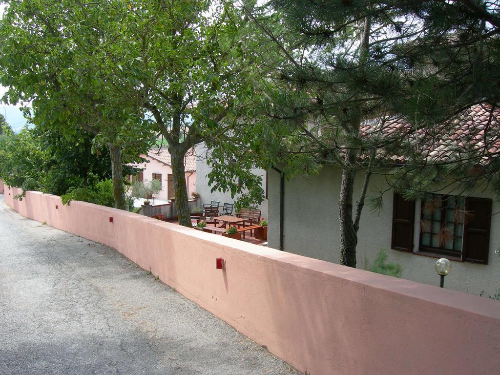 Santa Croce Villa Fossato di Vico Екстериор снимка
