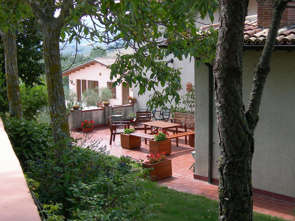 Santa Croce Villa Fossato di Vico Екстериор снимка