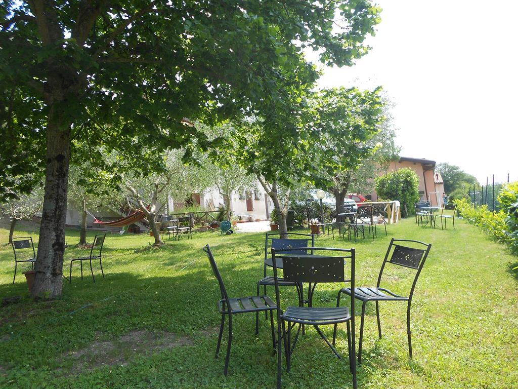 Santa Croce Villa Fossato di Vico Екстериор снимка