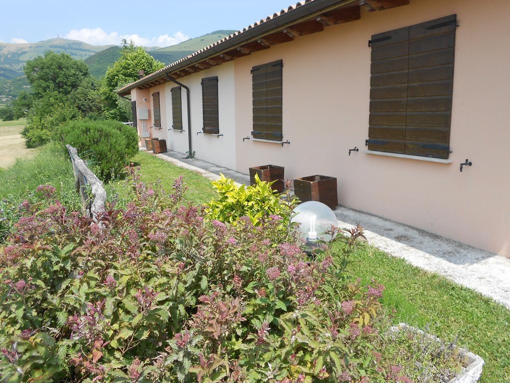 Santa Croce Villa Fossato di Vico Екстериор снимка