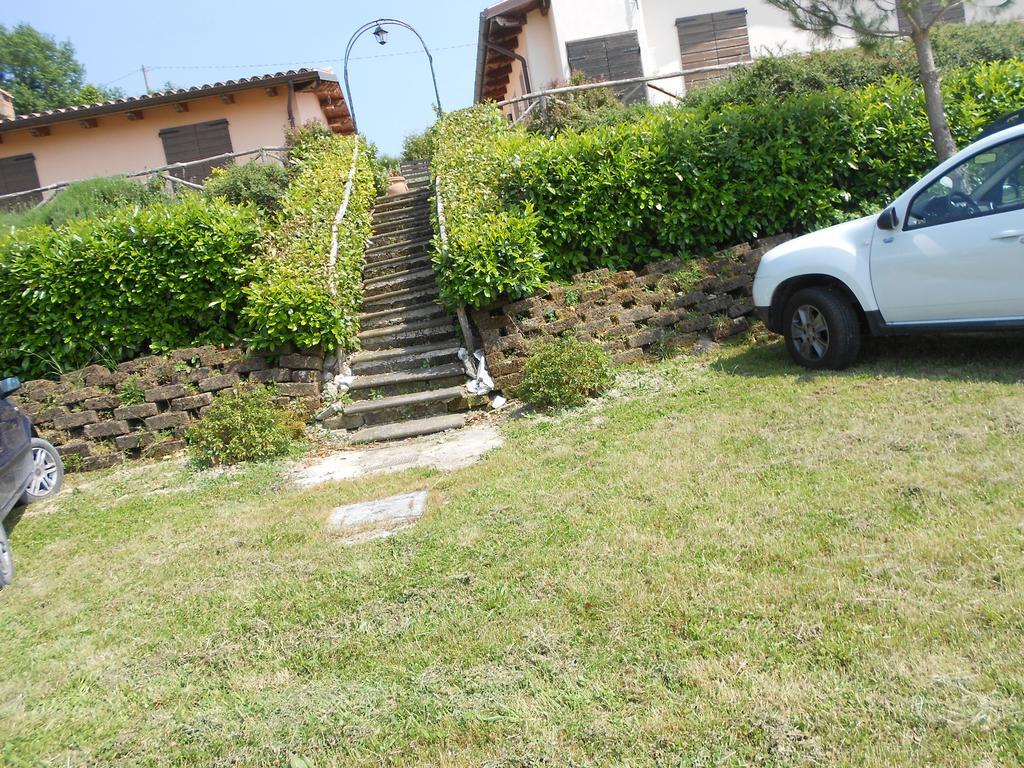 Santa Croce Villa Fossato di Vico Екстериор снимка