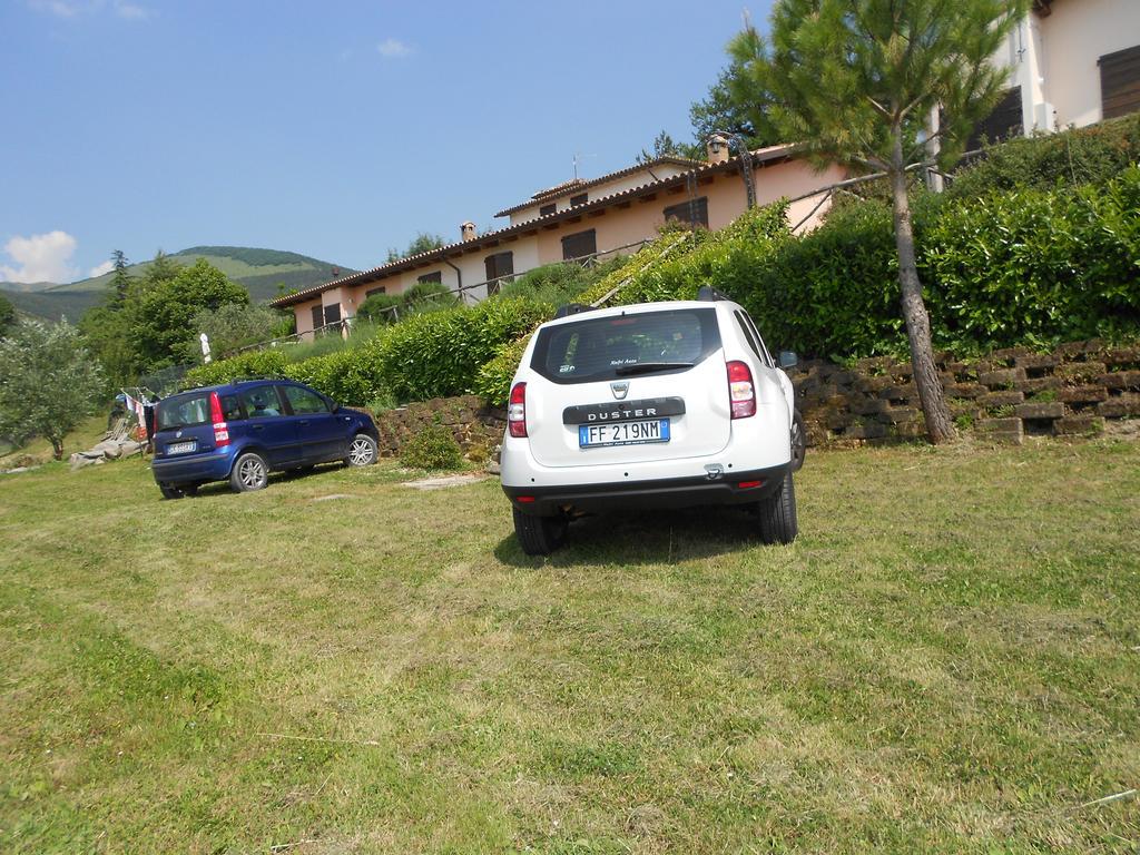 Santa Croce Villa Fossato di Vico Екстериор снимка