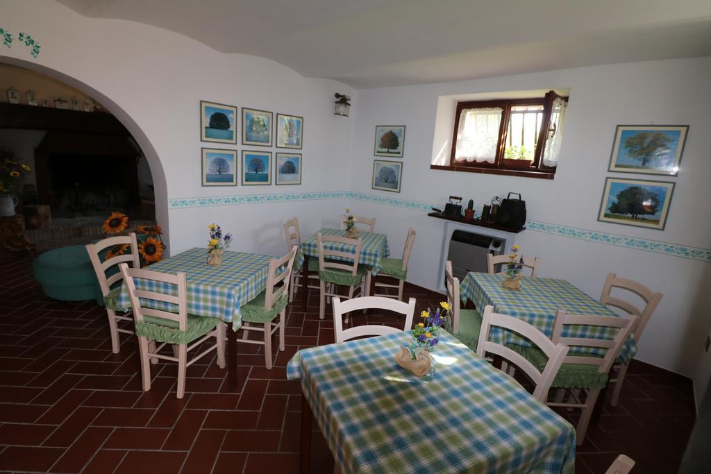 Santa Croce Villa Fossato di Vico Екстериор снимка