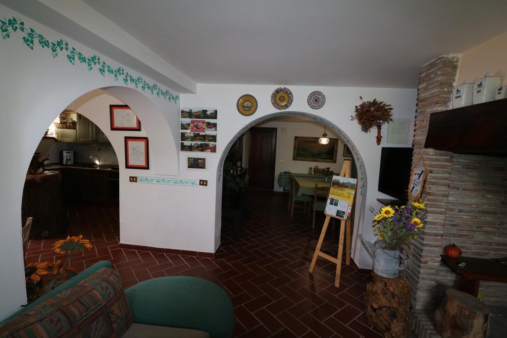 Santa Croce Villa Fossato di Vico Екстериор снимка