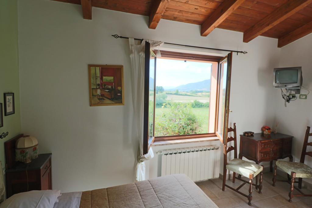 Santa Croce Villa Fossato di Vico Екстериор снимка