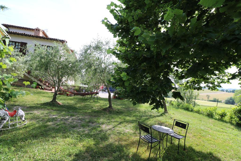 Santa Croce Villa Fossato di Vico Екстериор снимка